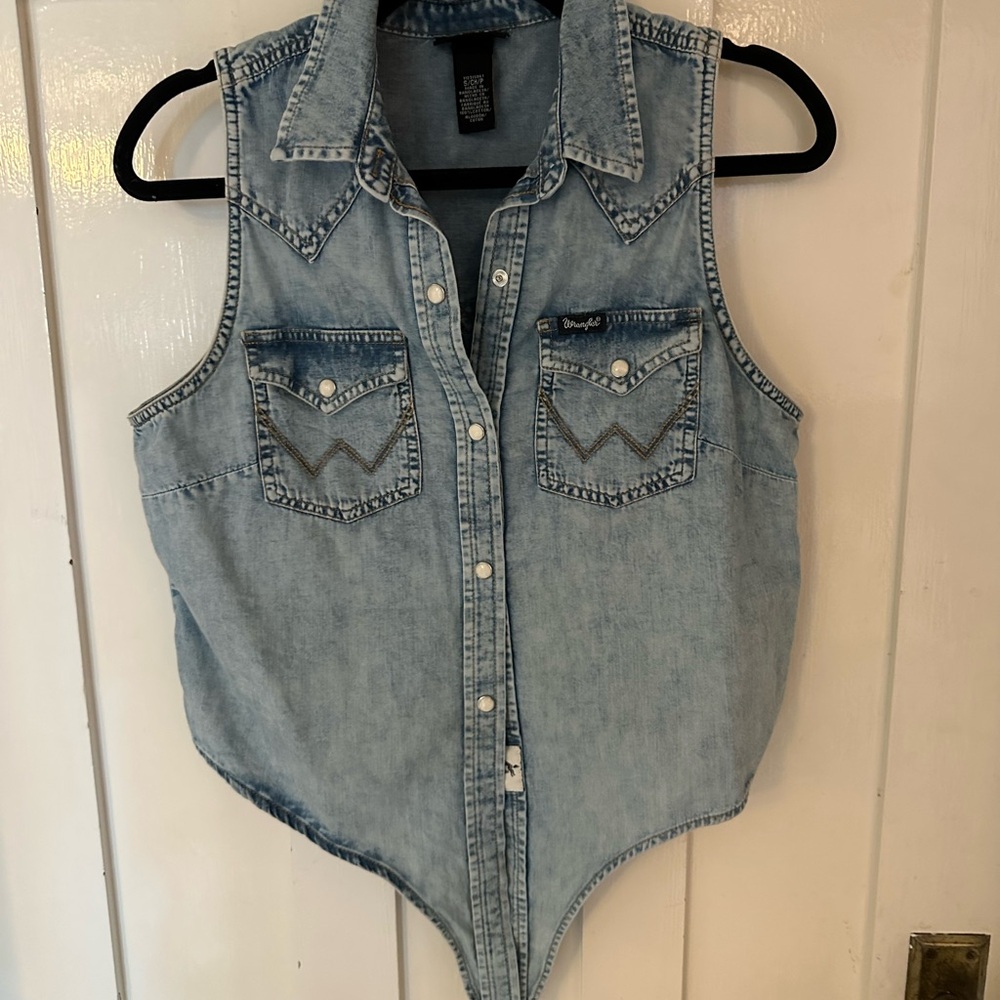 Wrangler Sleeveless Denim Top in Light Blue